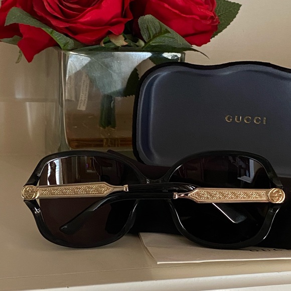 Brand new oversized Gucci sunglasses 🕶 - Picture 2 of 16